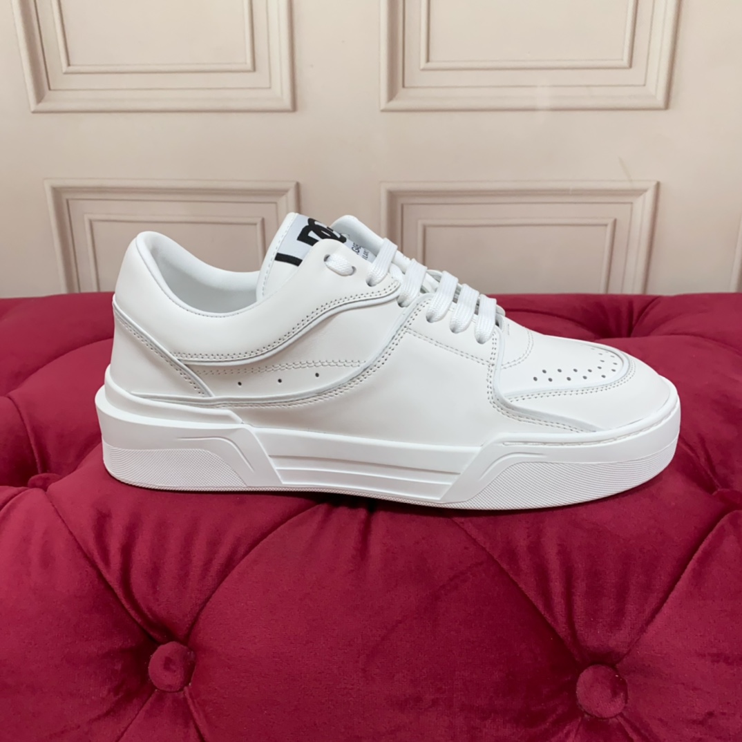 Dolce & Gabbana New Roma Sneakers - FashionPlug