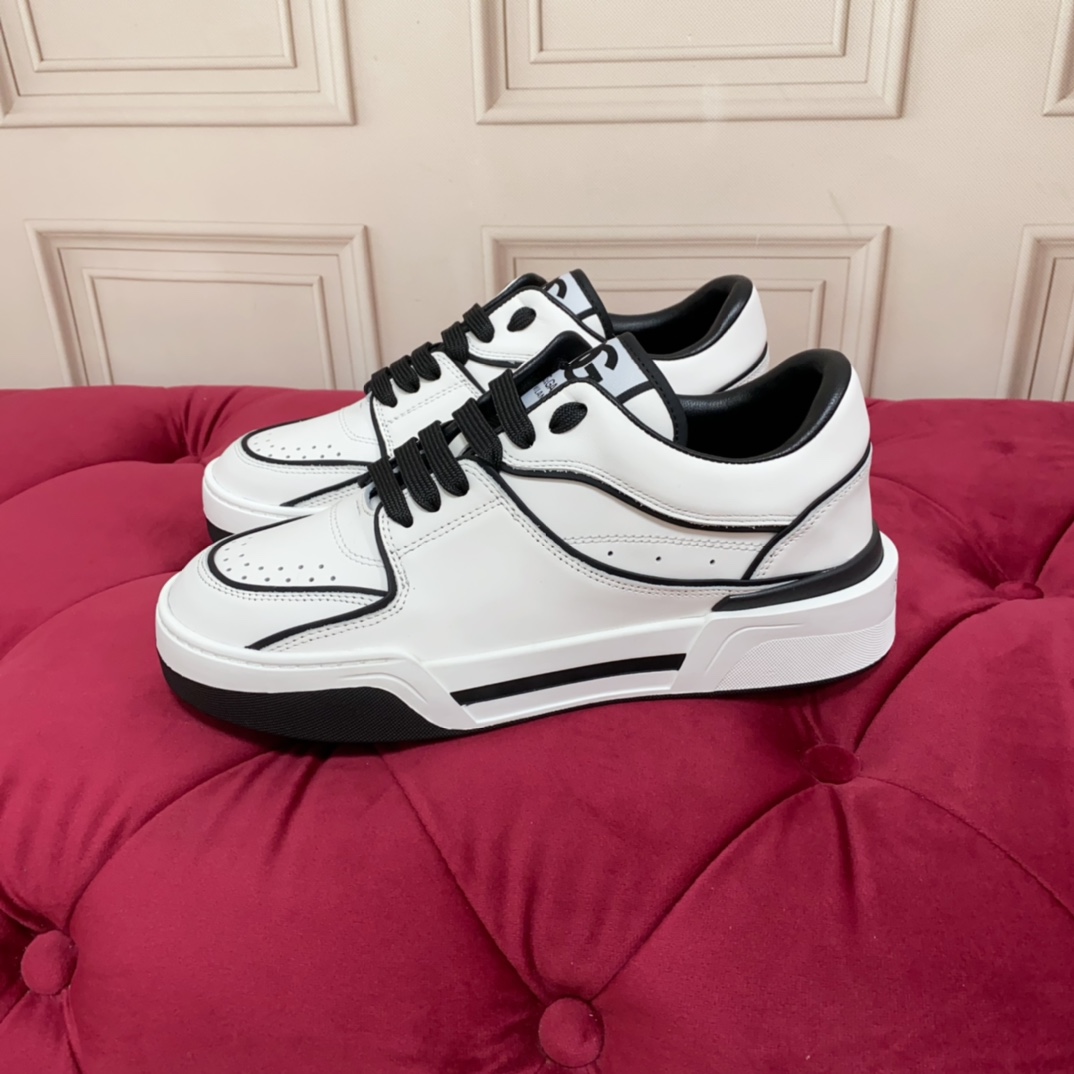 Dolce & Gabbana New Roma Sneakers - FashionPlug
