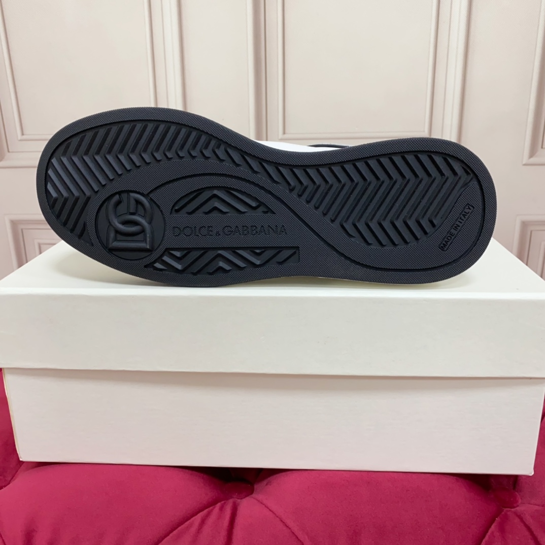 Dolce & Gabbana New Roma Sneakers - FashionPlug