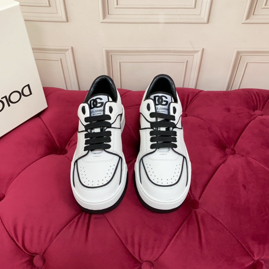 Dolce & Gabbana New Roma Sneakers - FashionPlug