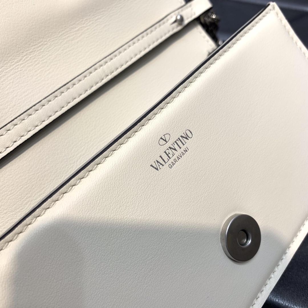 Valenti Locò Small Shoulder Bag With Jewel Logo - FashionPlug