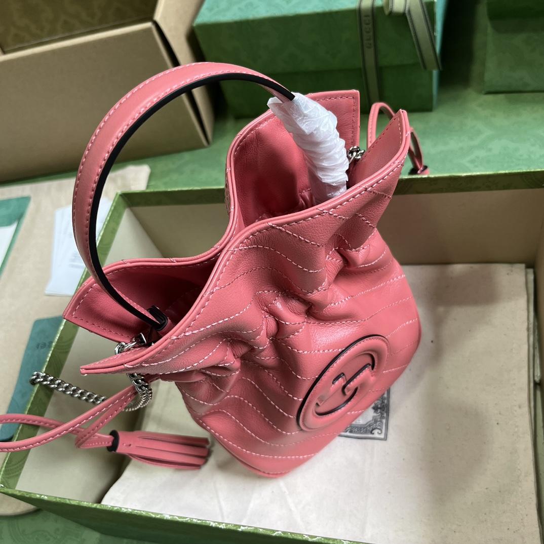 Gucci Blondie Mini Bucket Bag - FashionPlug
