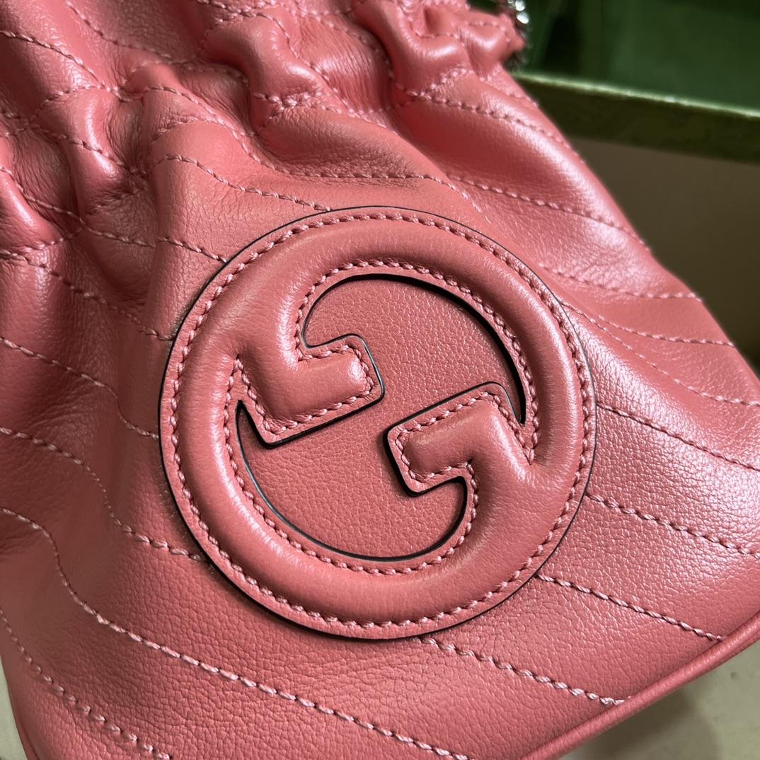 Gucci Blondie Mini Bucket Bag - FashionPlug