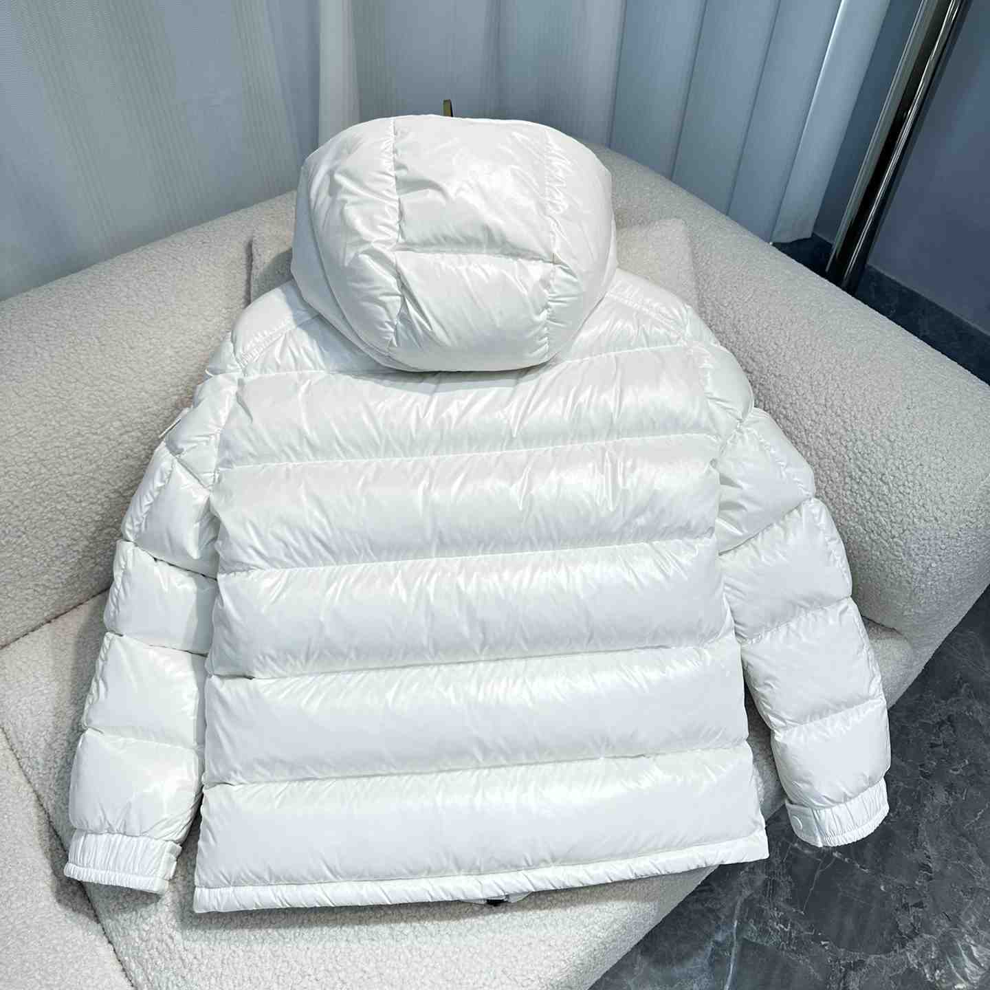 Moncler Maire Short Down Jacket - FashionPlug