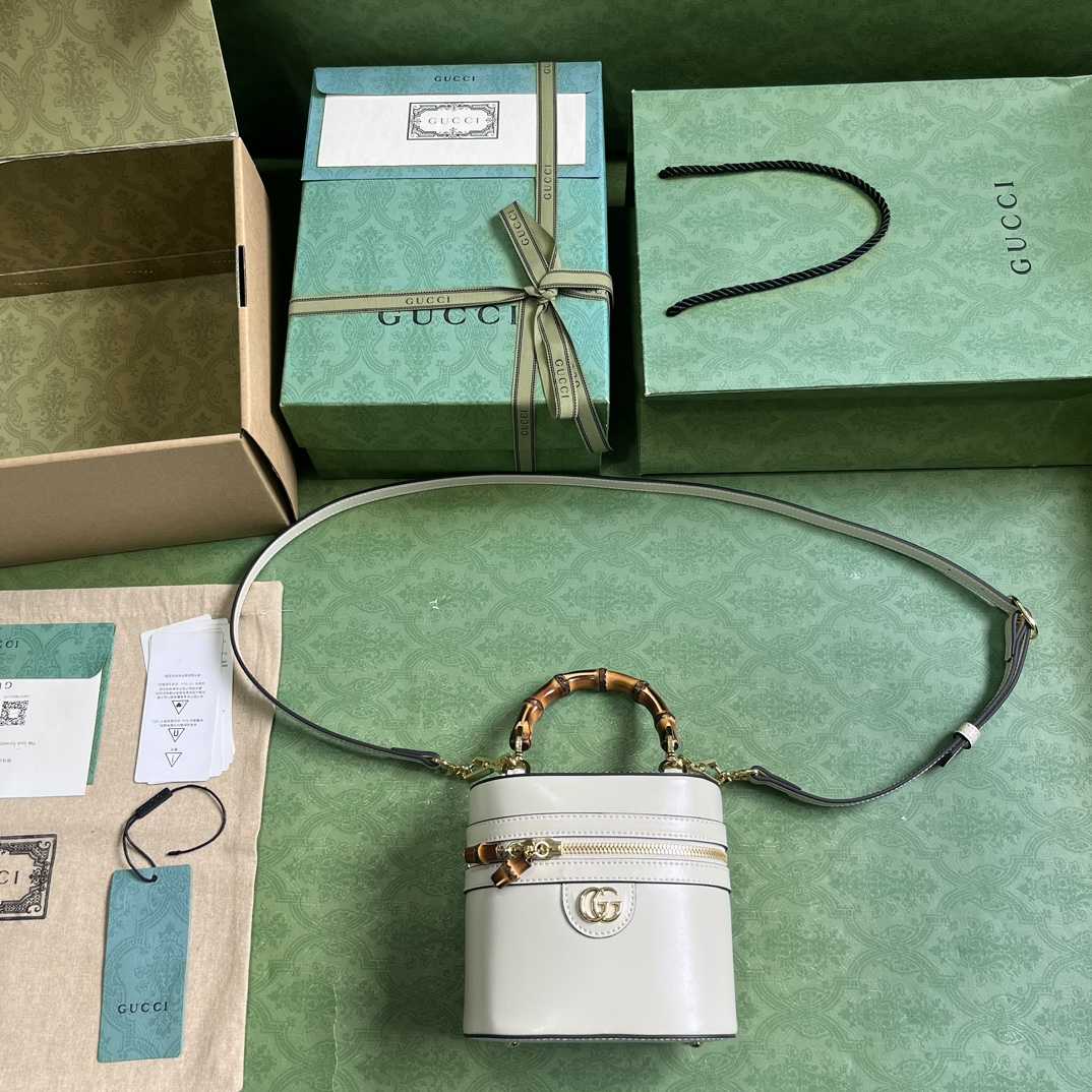 Gucci Mini Bamboo Shoulder Bag (15.5x 13.5x 4cm) - FashionPlug