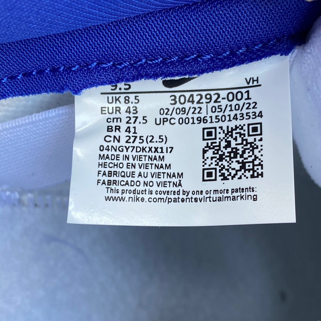Nike SB Dunk Low Sneakers     304292-001 - FashionPlug