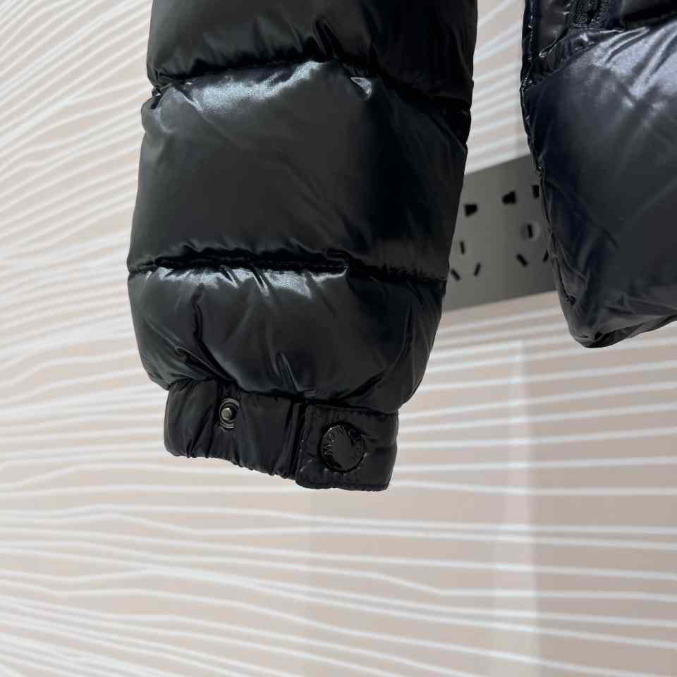 Moncler Bady Short Down Jacket - FashionPlug