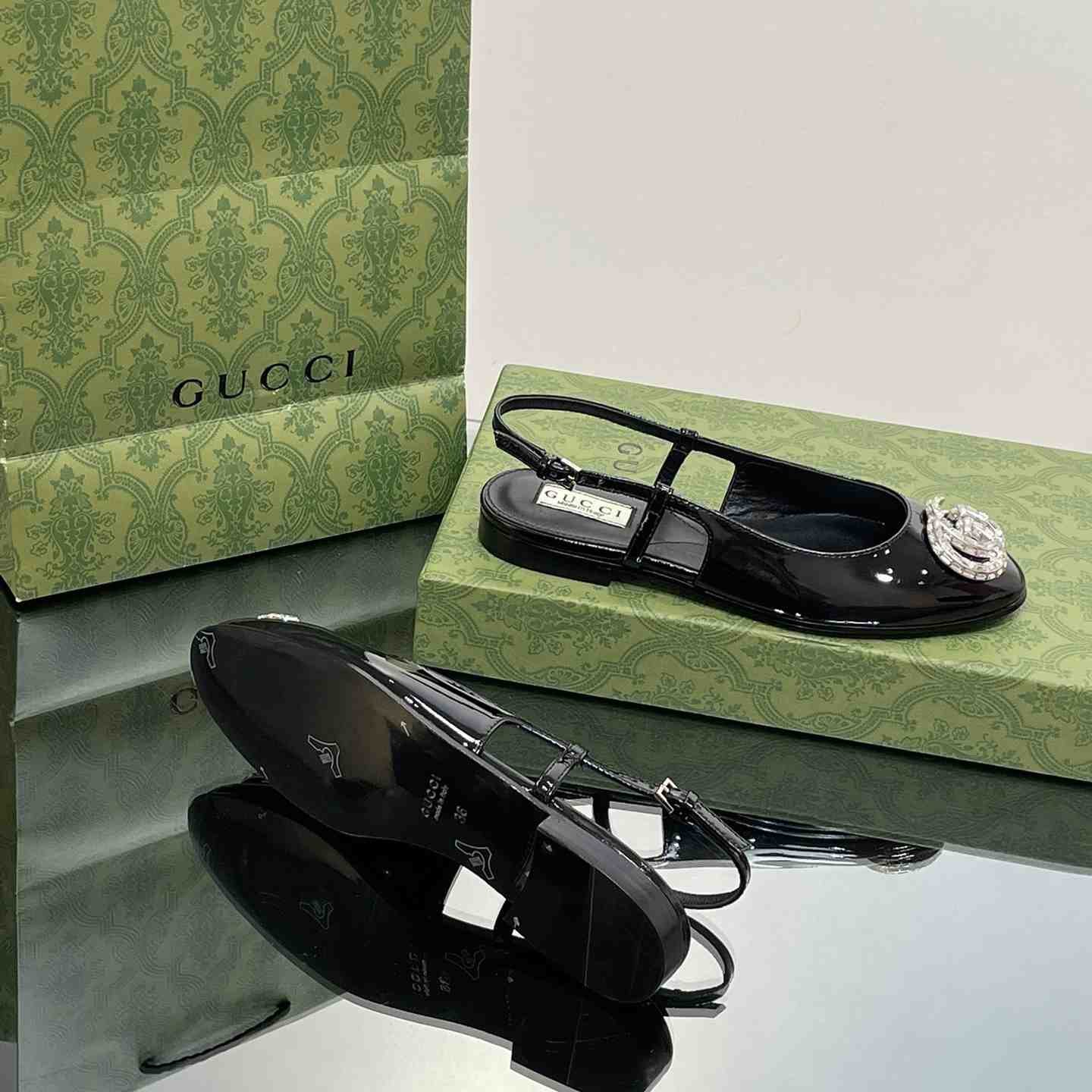 Gucci Women's Ballerina With Double G - FashionPlug