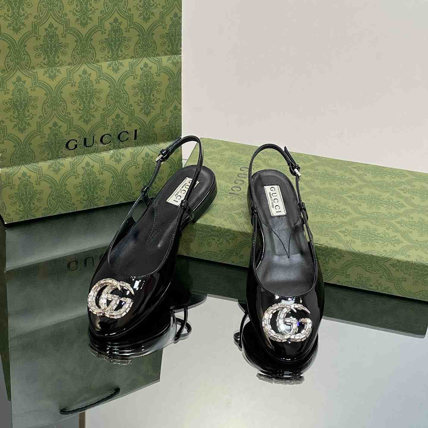 Gucci Women's Ballerina With Double G - FashionPlug