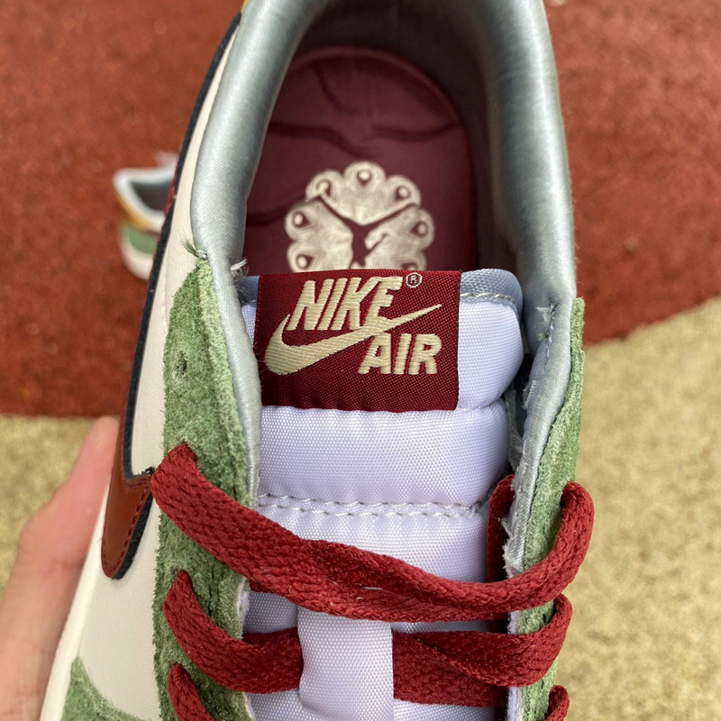 Air Jordan 1 Retro Low Sneaker     FN3727-100 - FashionPlug