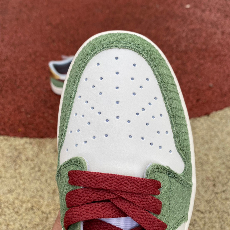 Air Jordan 1 Retro Low Sneaker     FN3727-100 - FashionPlug