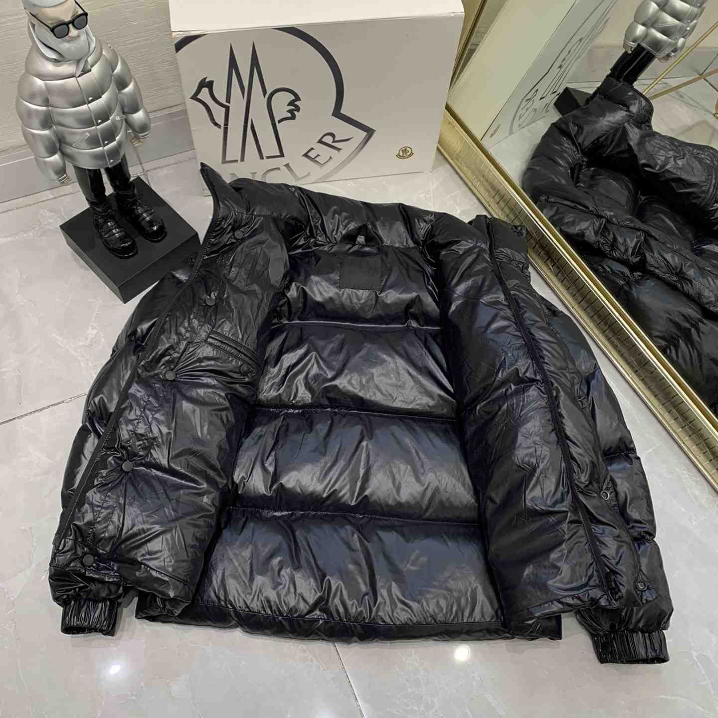 Moncler Misam short down jacket - FashionPlug