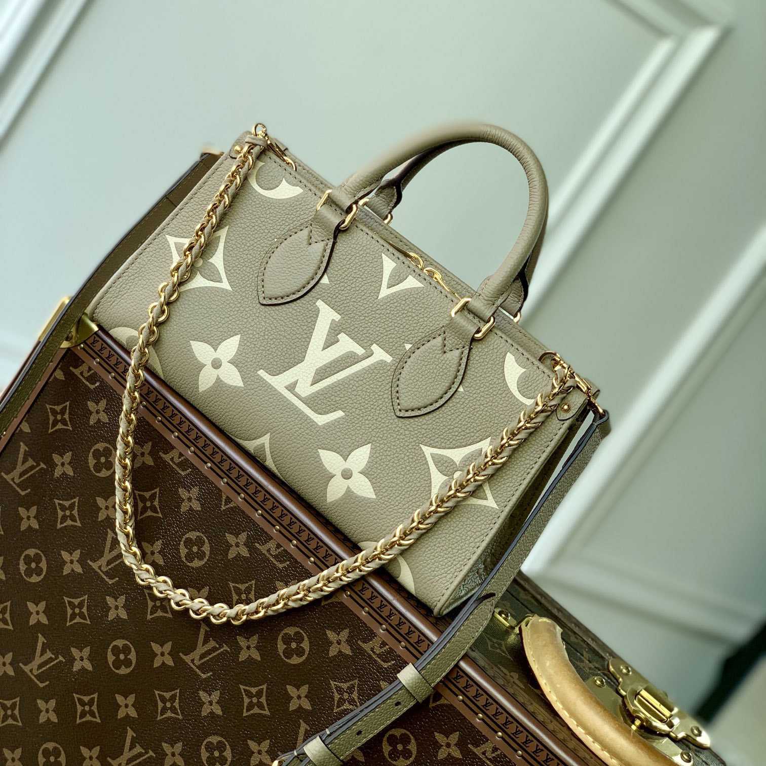 Louis Vuitton OnTheGo East West  (25-13-10 cm) M23641 - FashionPlug