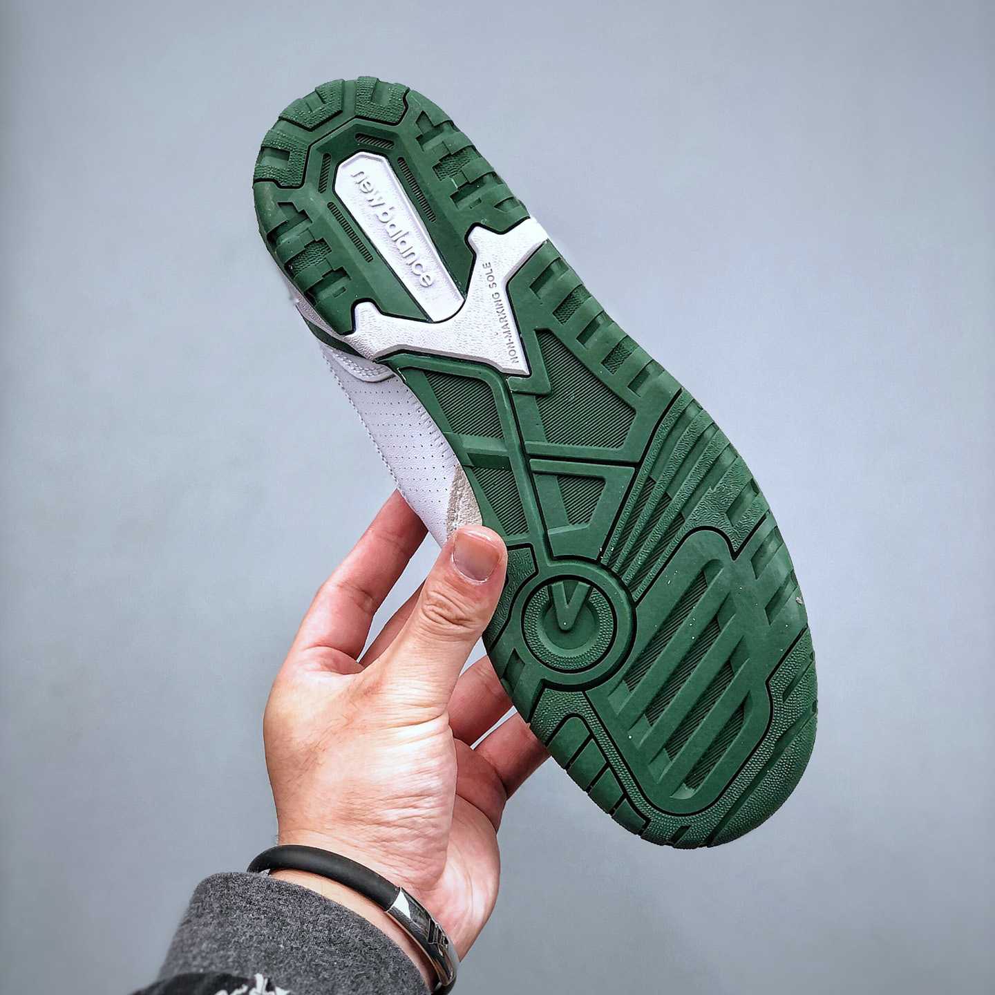New Balance NB550 Sneakers       - FashionPlug