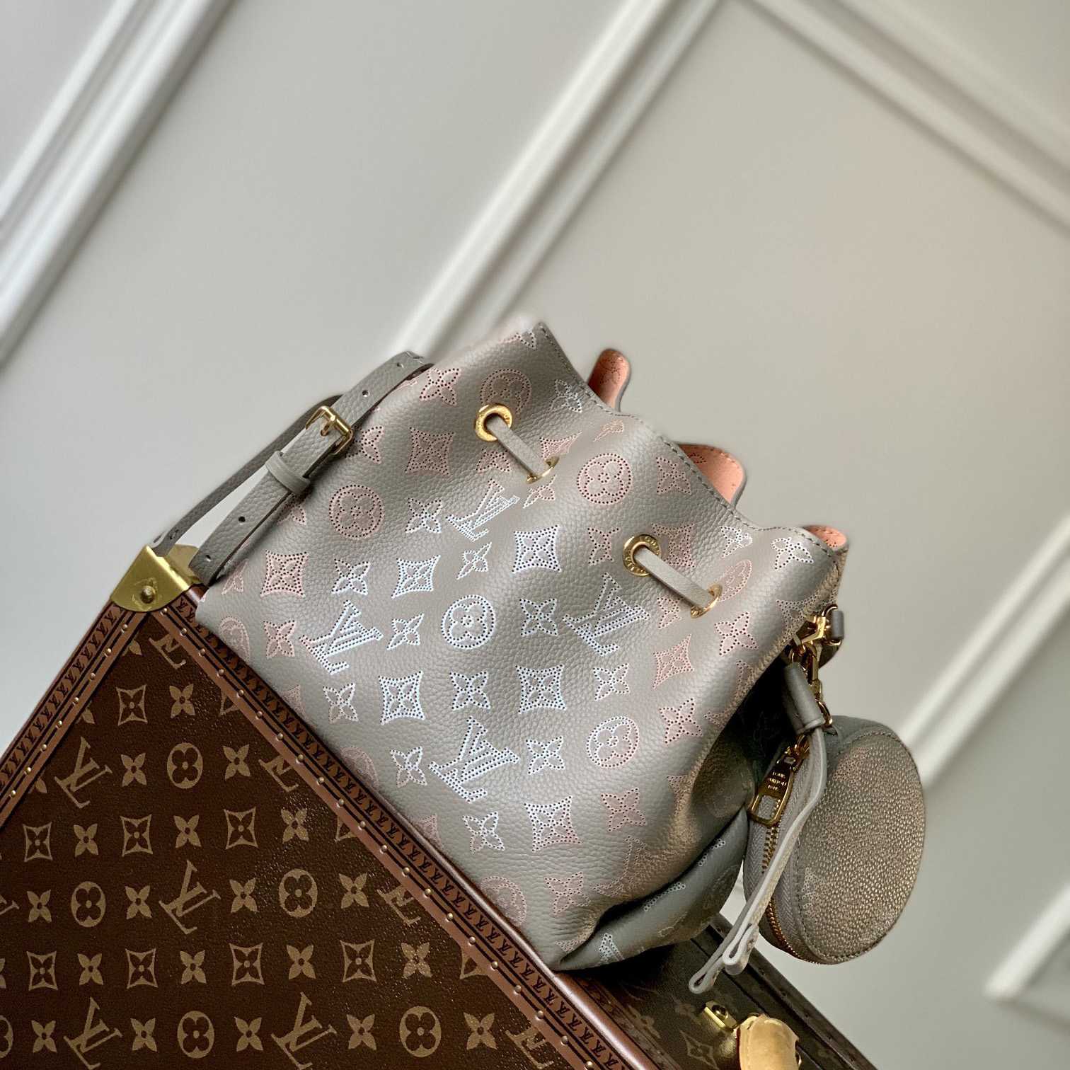 Louis Vuitton Bella (19×22×14cm)  M23388 - FashionPlug