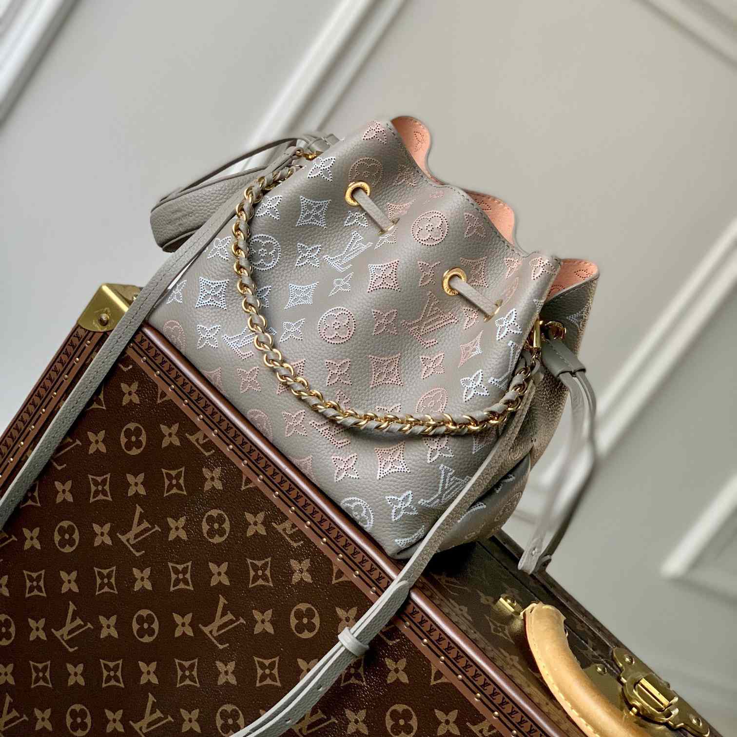 Louis Vuitton Bella (19×22×14cm)  M23388 - FashionPlug
