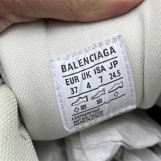 Balenciaga Cargo Sneaker  - FashionPlug