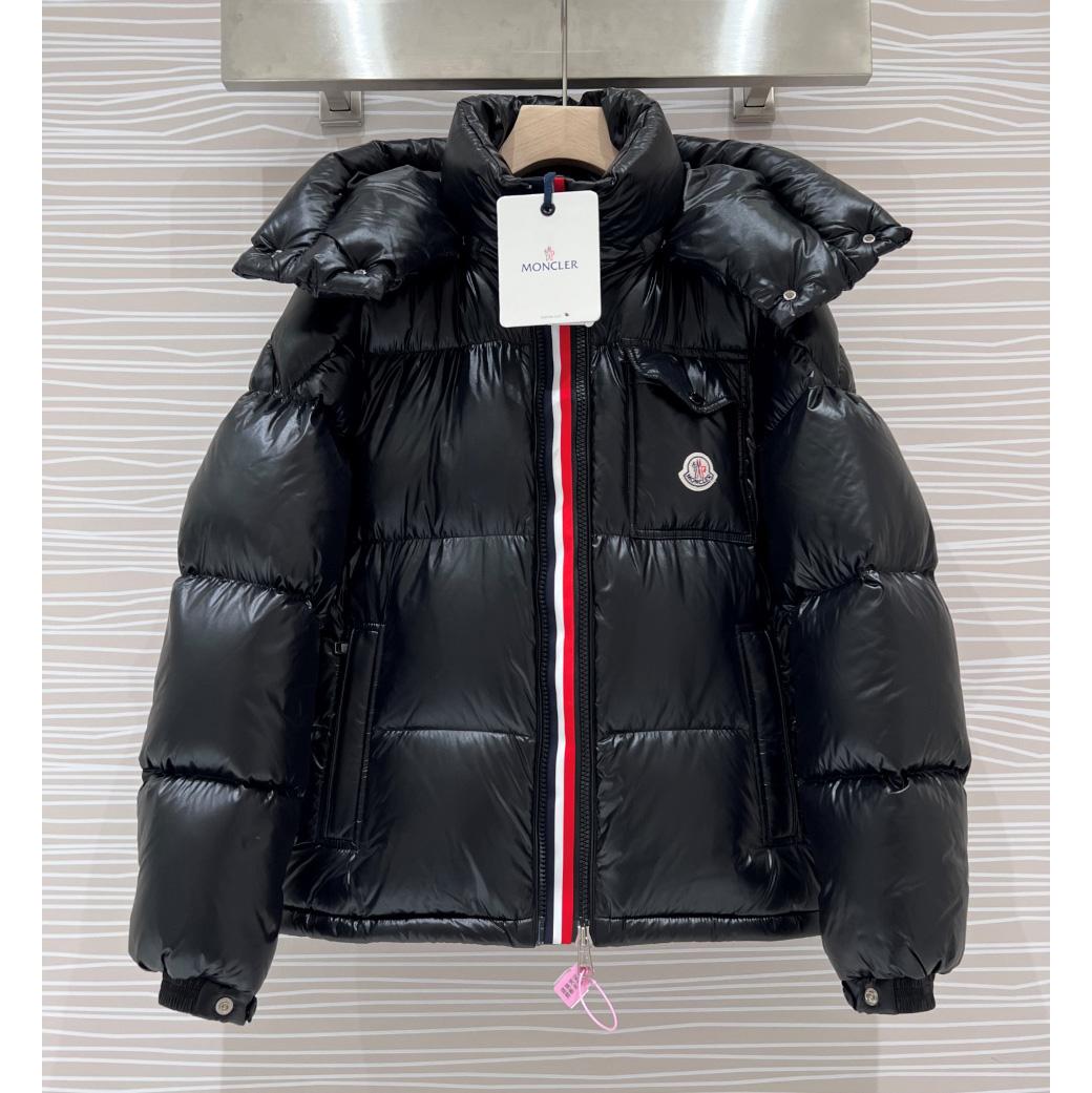 Moncler Montbeliard Short Down Jacket - FashionPlug