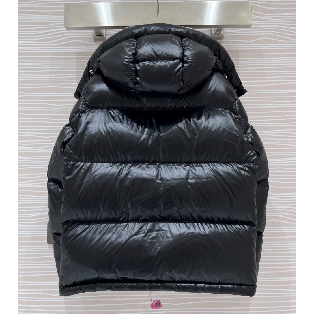 Moncler Montbeliard Short Down Jacket - FashionPlug