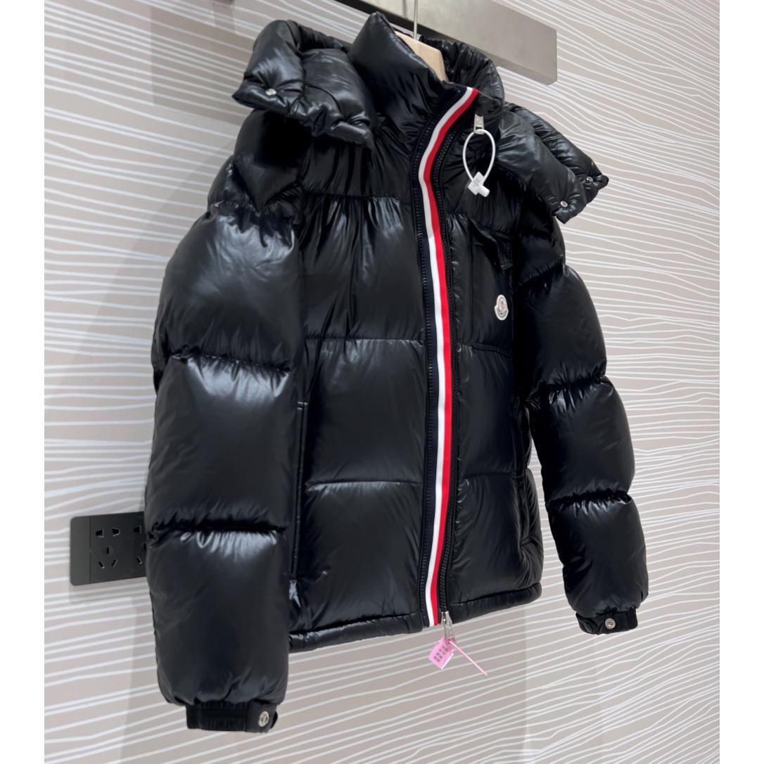Moncler Montbeliard Short Down Jacket - FashionPlug