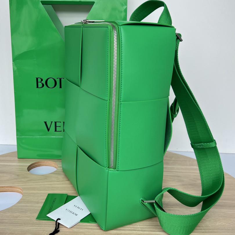 Bottega Veneta Arco Backpack - FashionPlug