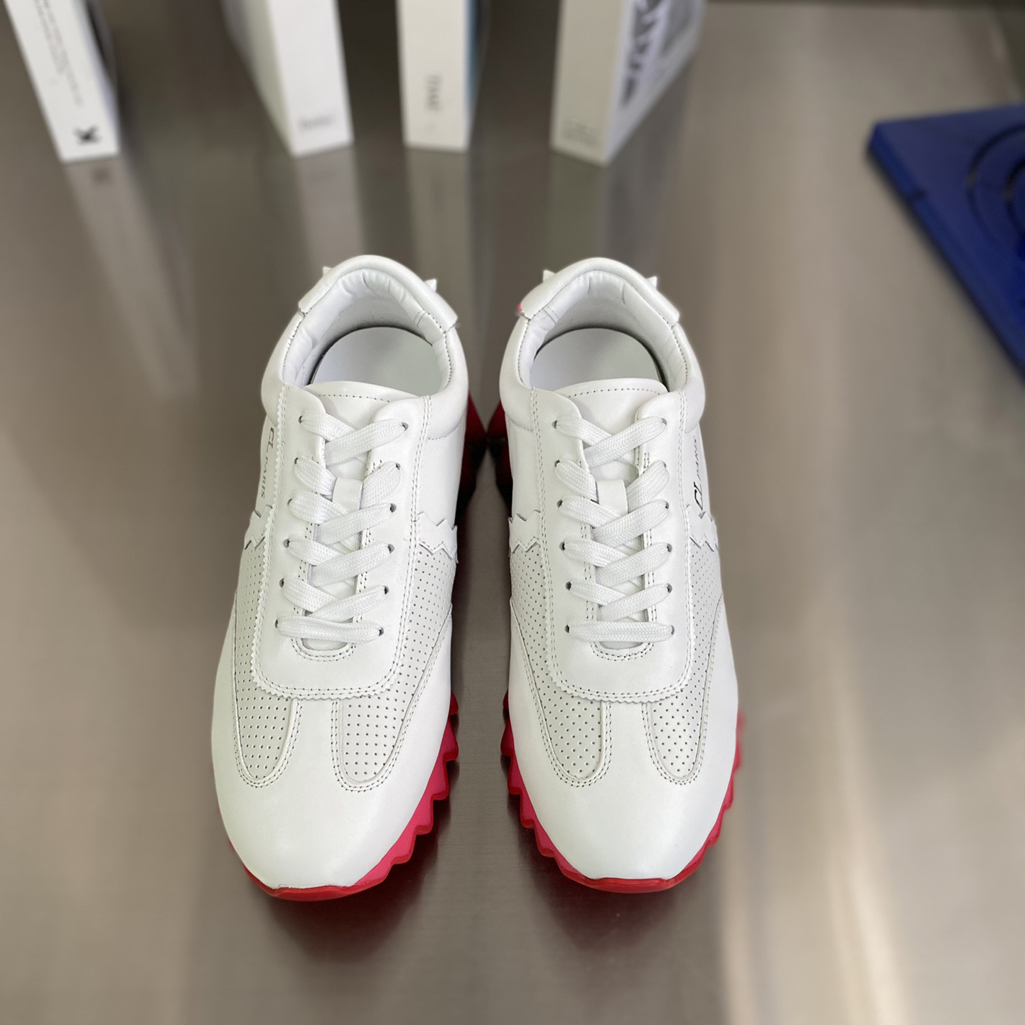 Christian Louboutin Loubishark Donna Leather Trainers - FashionPlug