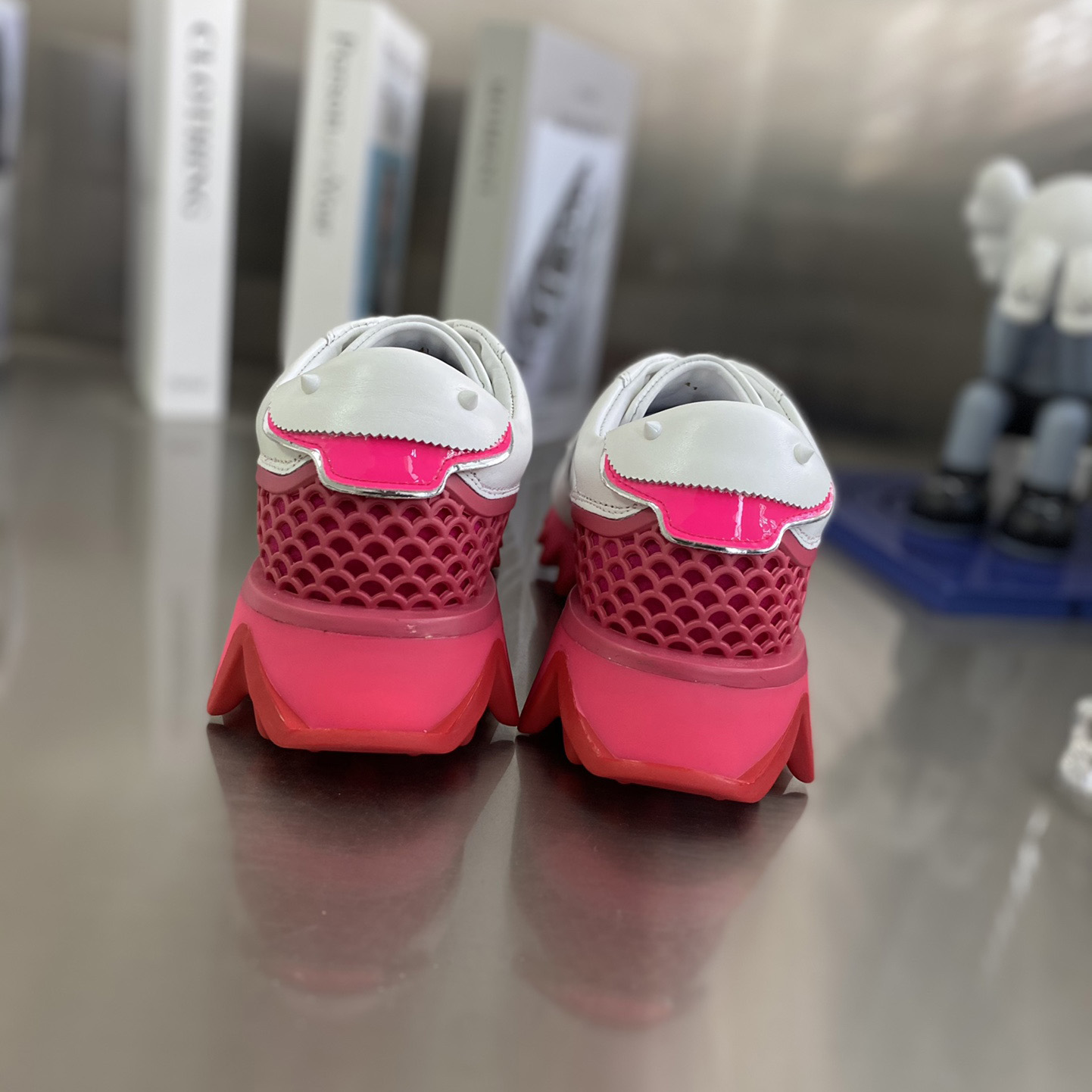 Christian Louboutin Loubishark Donna Leather Trainers - FashionPlug