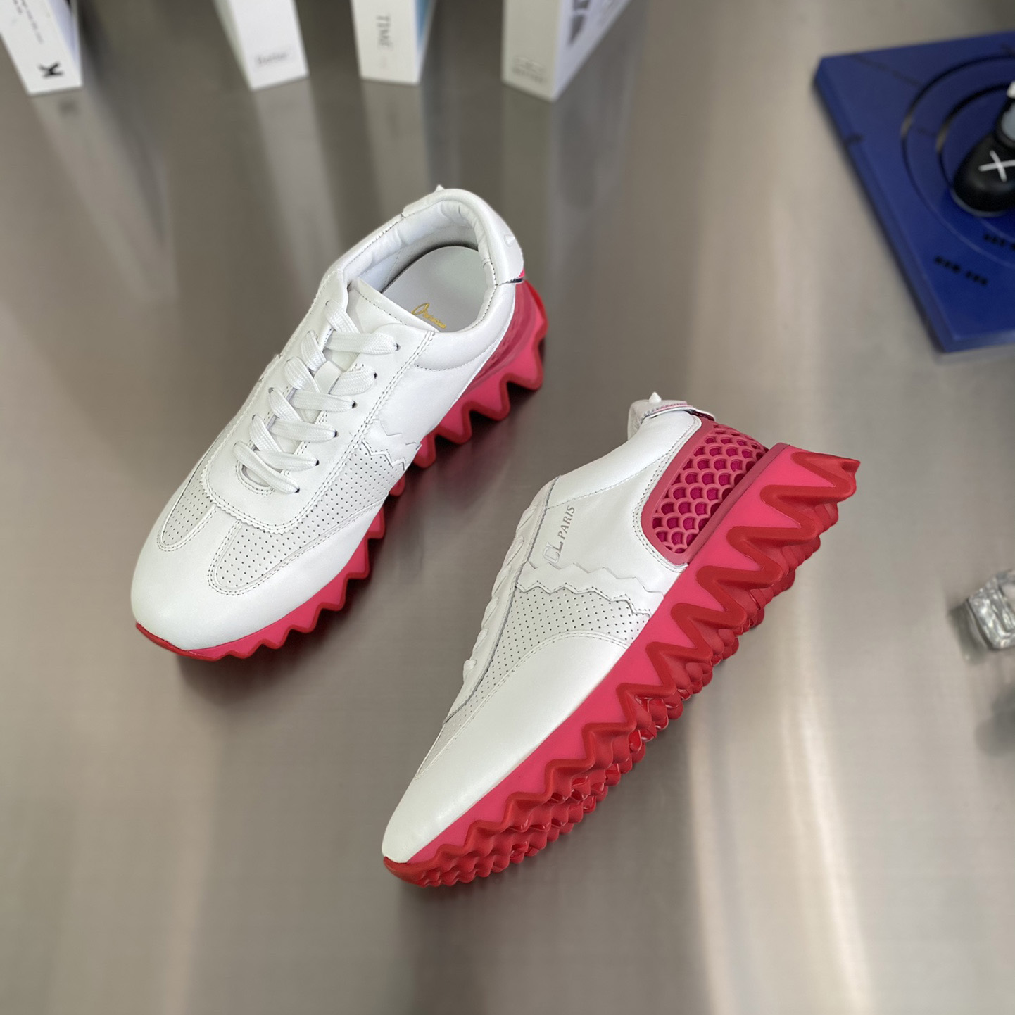 Christian Louboutin Loubishark Donna Leather Trainers - FashionPlug