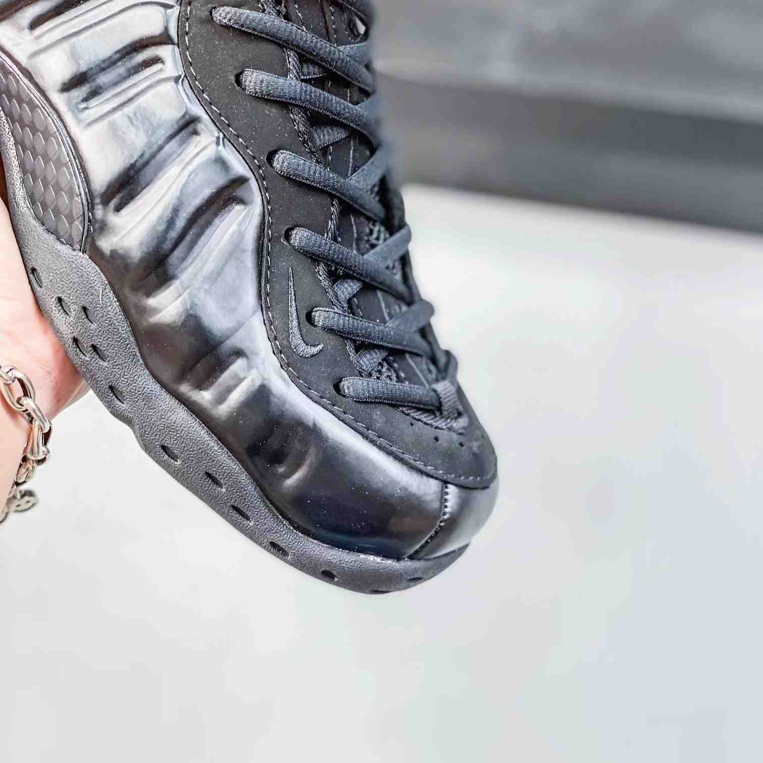 Nike Air Foamposite Pro Sneakers     jxd022a24 - FashionPlug