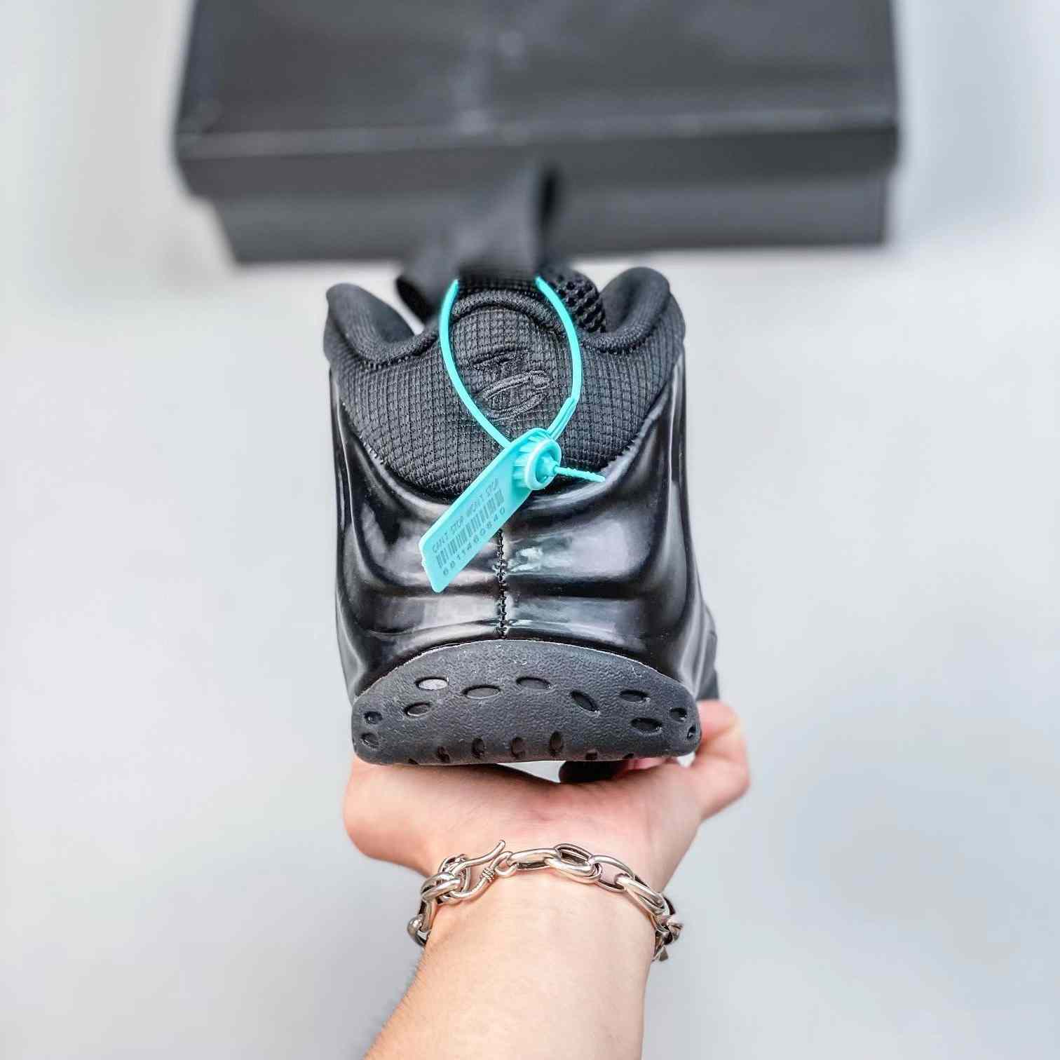 Nike Air Foamposite Pro Sneakers     jxd022a24 - FashionPlug