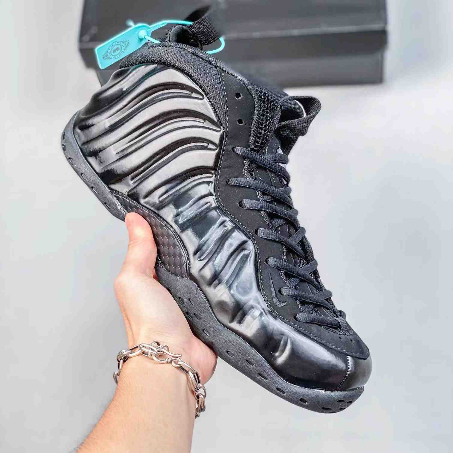 Nike Air Foamposite Pro Sneakers     jxd022a24 - FashionPlug