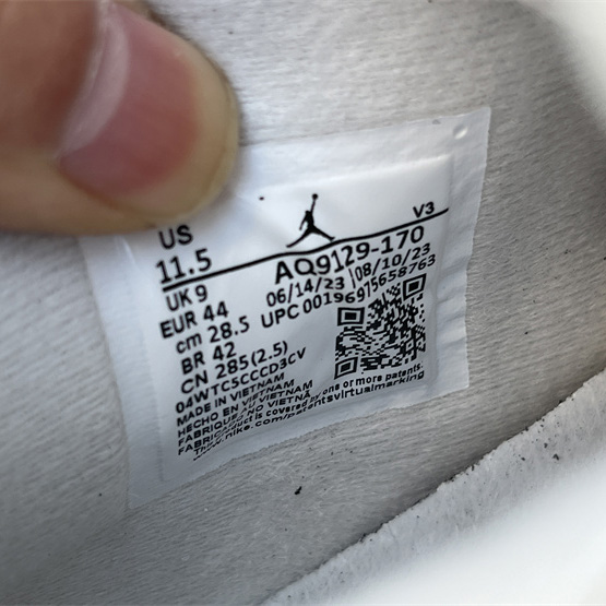 Air Jordan 4 WMNS “Sail” Sneakers      AQ9129-170 - FashionPlug