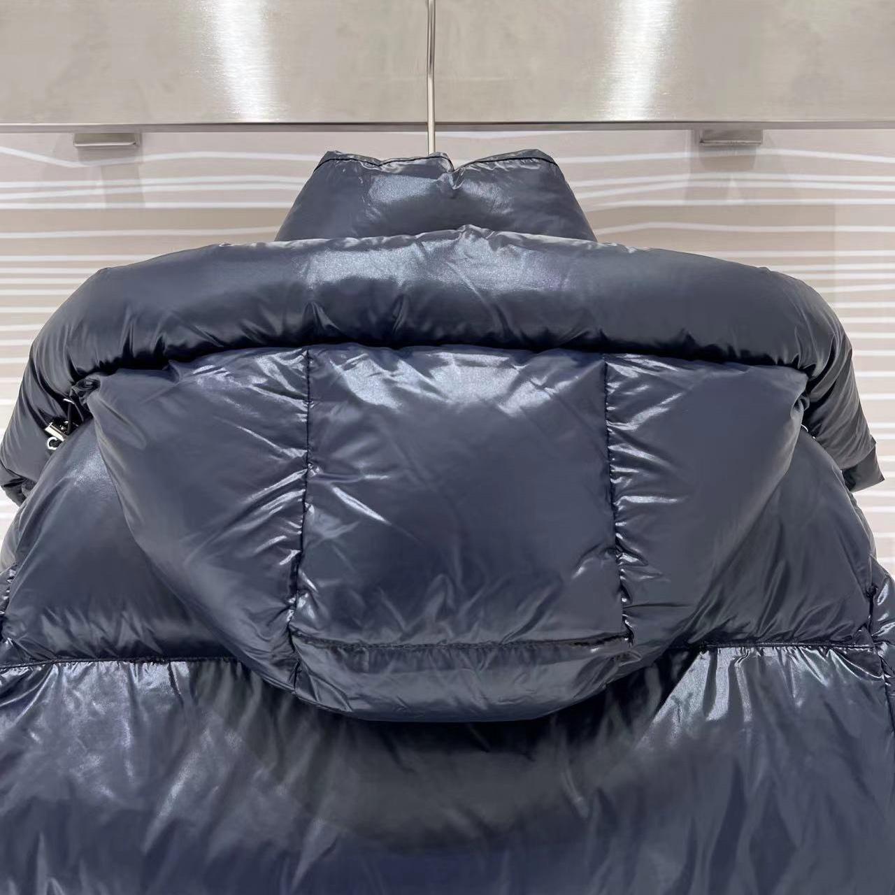 Moncler Montbeliard Short Down Jacket - FashionPlug