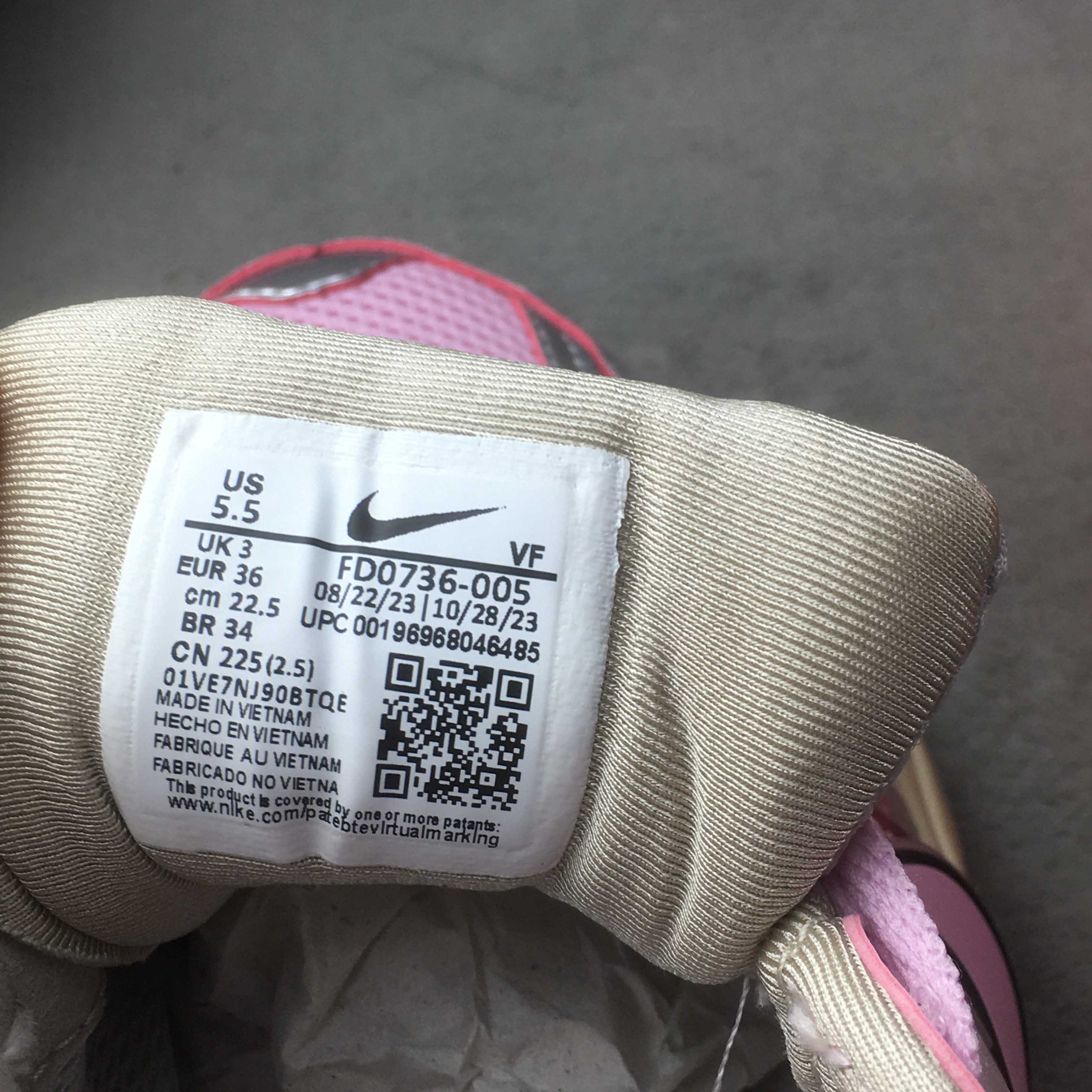 Nike V2K Runtekk Sneaker          fd0736-005  - FashionPlug