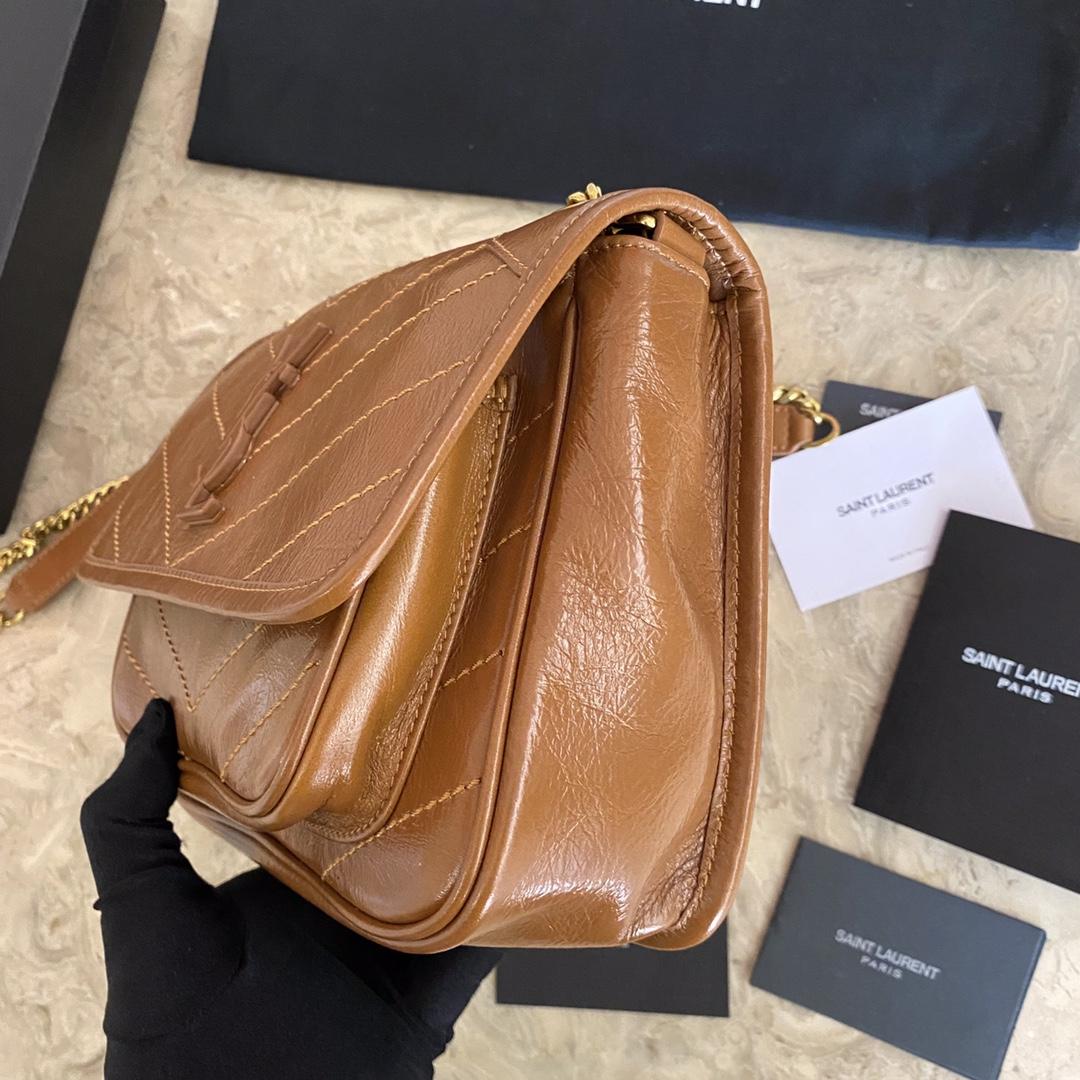 Saint Laurent Niki Medium In Vintage Leather (22×16×12cm) - FashionPlug