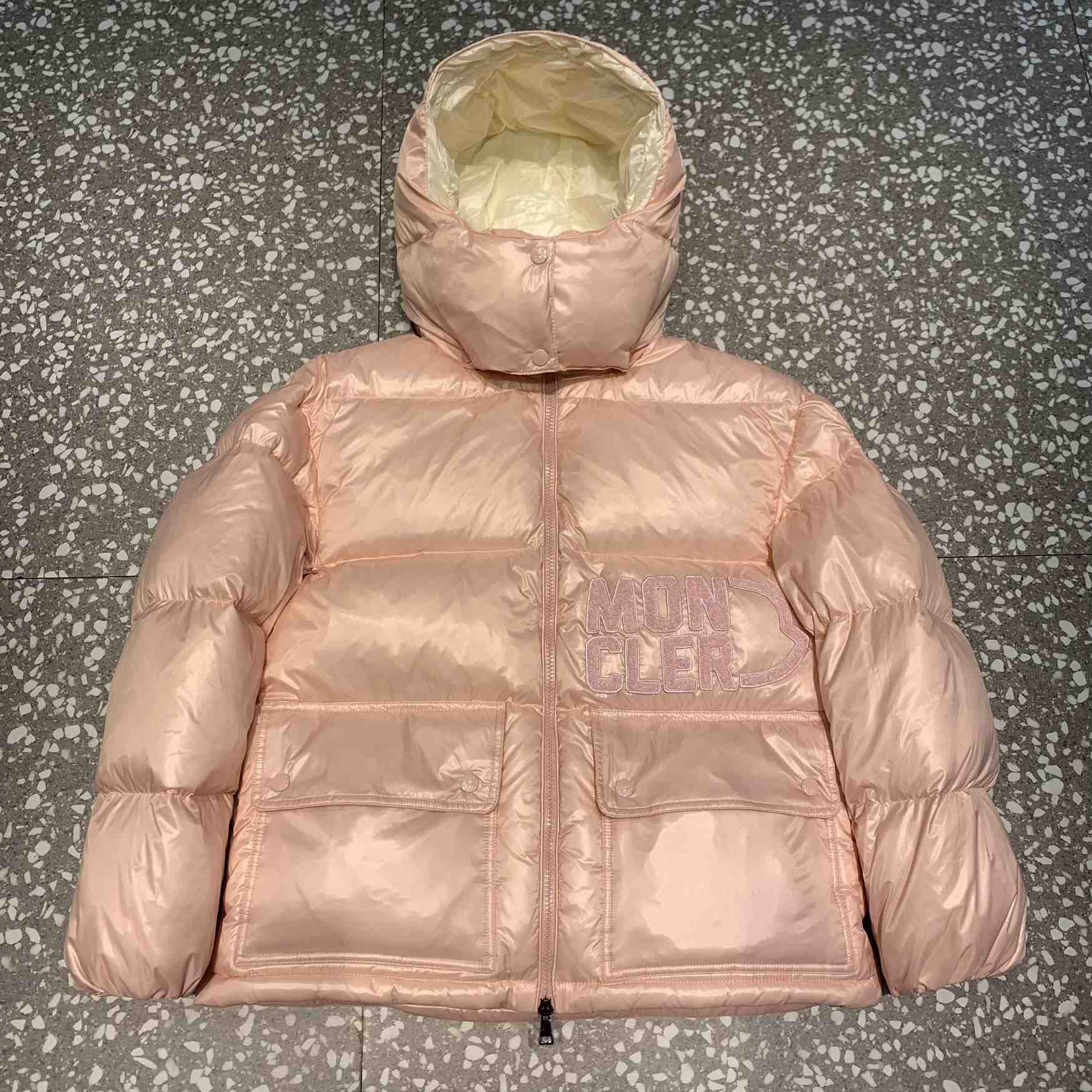 Moncler Abbaye Short Down Jacket - FashionPlug