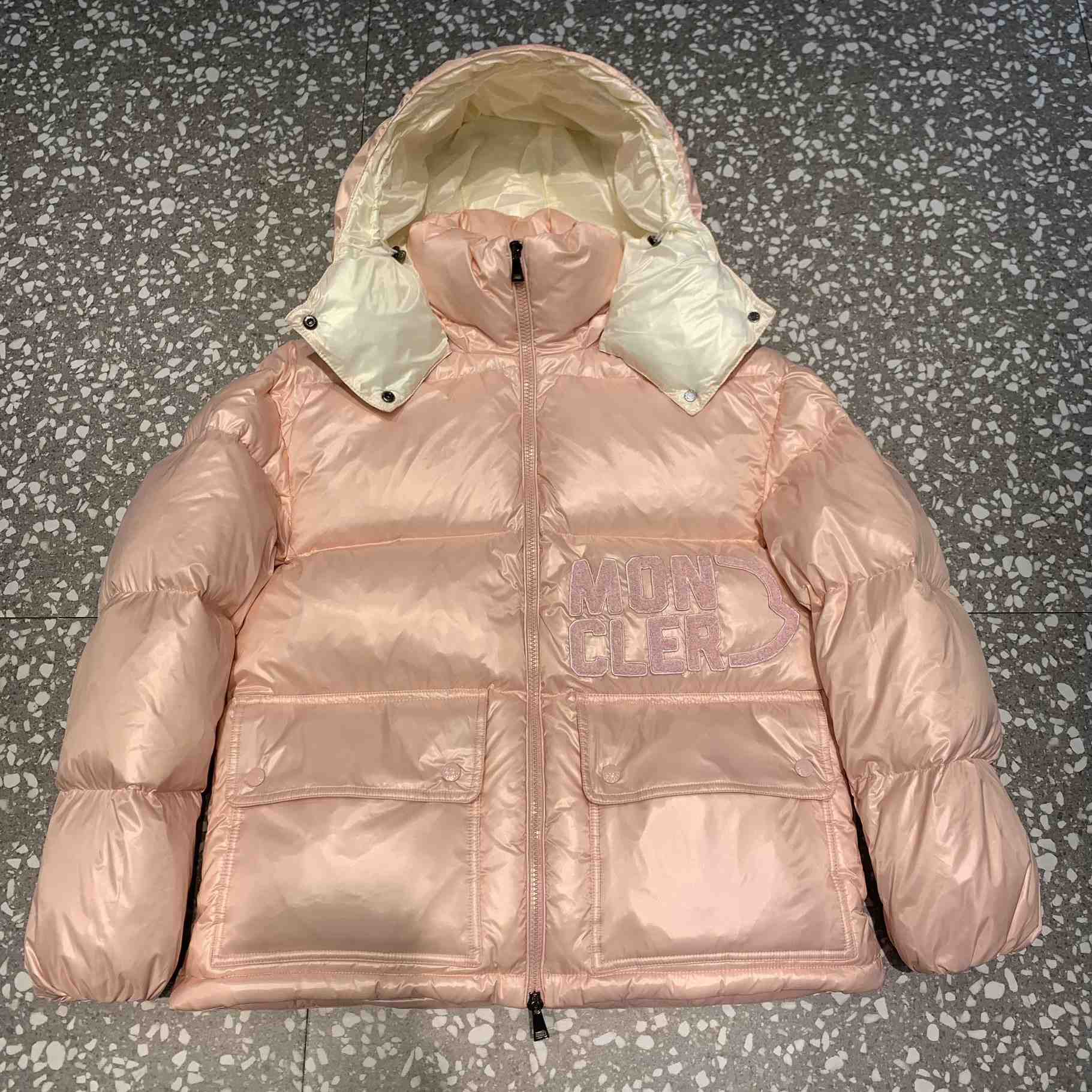 Moncler Abbaye Short Down Jacket - FashionPlug