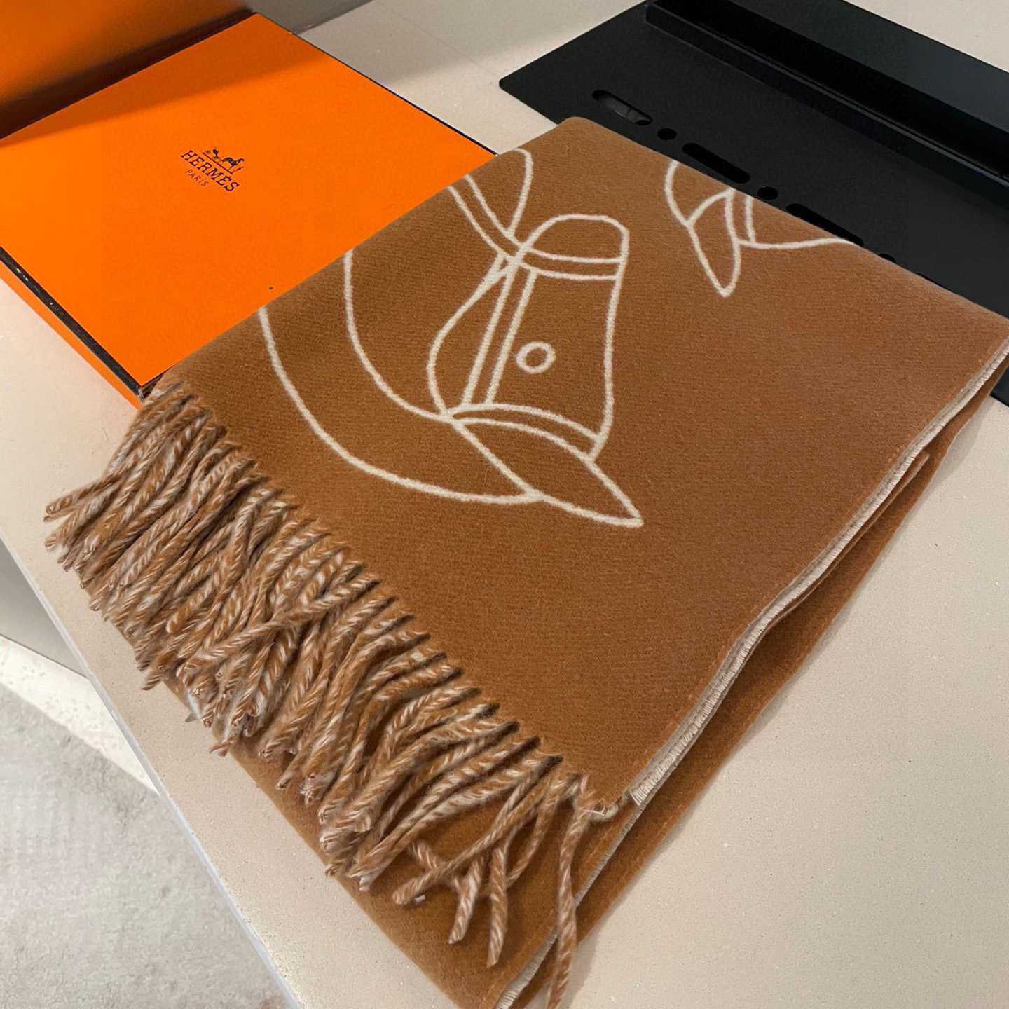 Hermes Casaque Entrelacs Equestres muffler  - FashionPlug