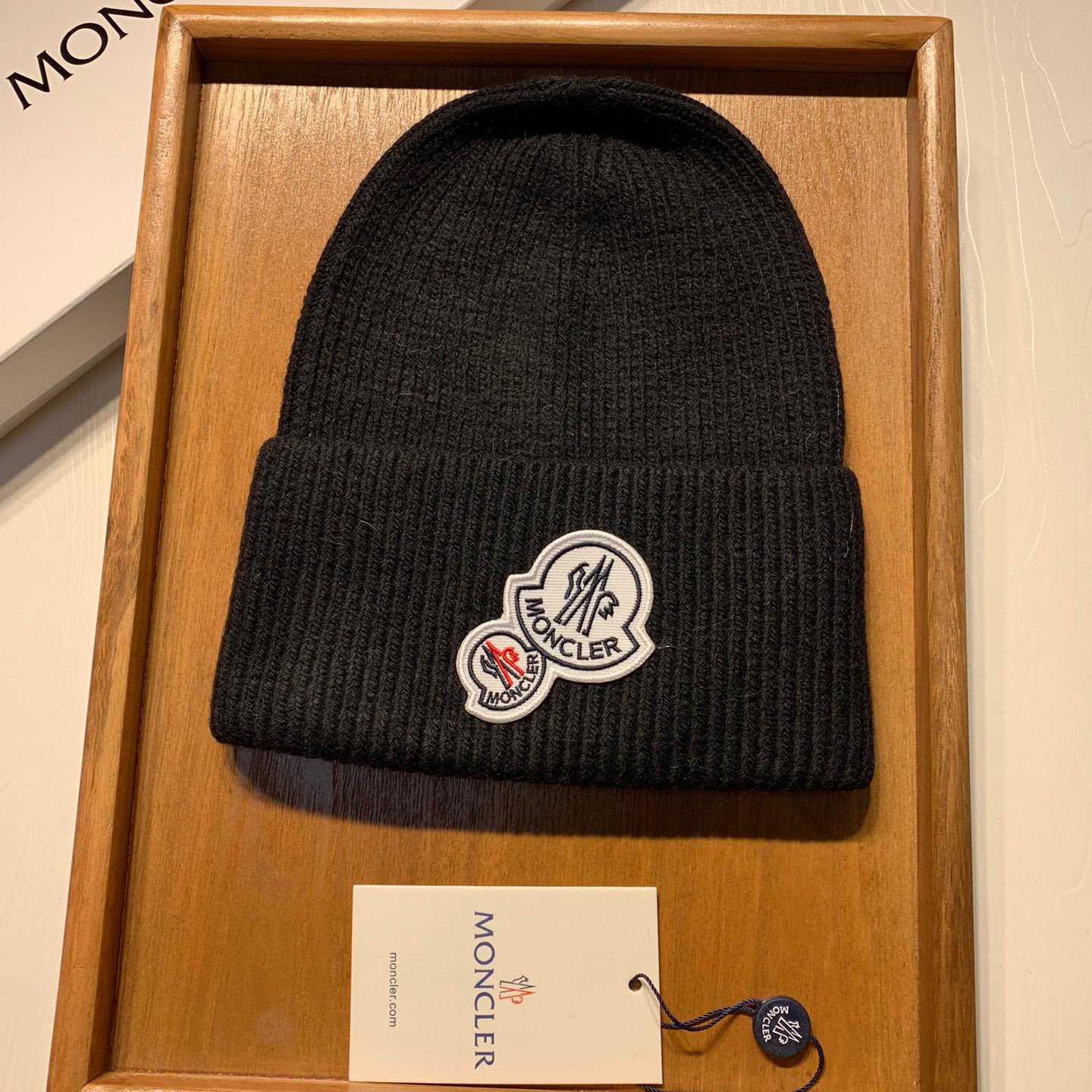 Moncler Beanie - FashionPlug