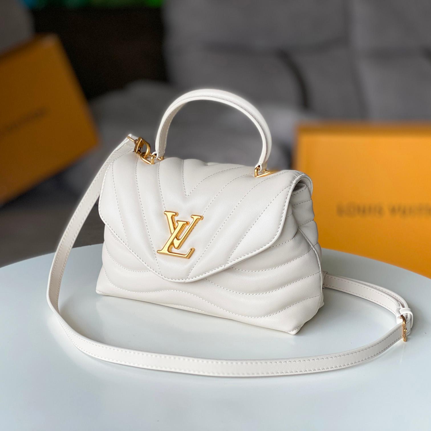Louis Vuitton Hold Me (23x15x10cm)  M21797 - FashionPlug
