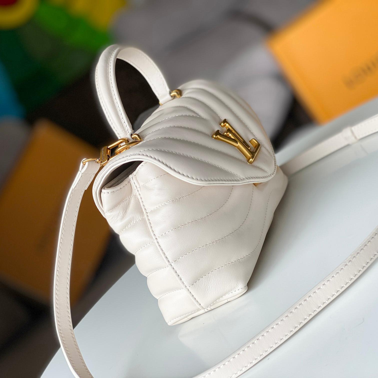 Louis Vuitton Hold Me (23x15x10cm)  M21797 - FashionPlug