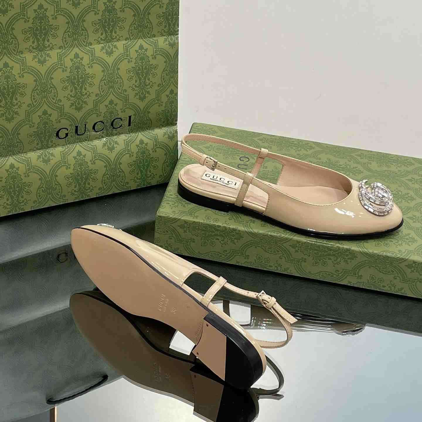 Gucci Women's Ballerina With Double G - FashionPlug