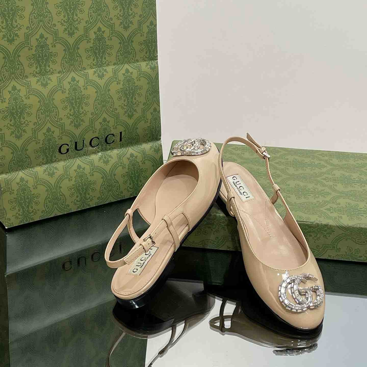 Gucci Women's Ballerina With Double G - FashionPlug