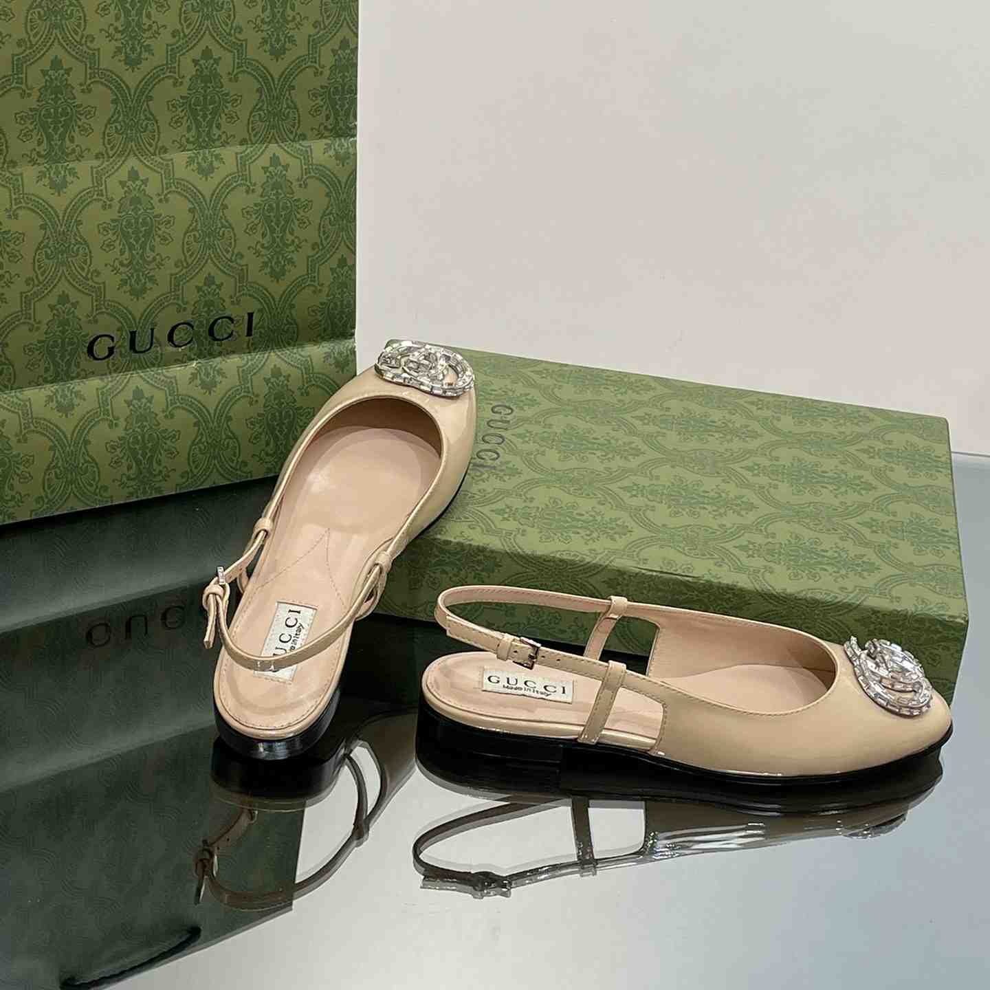Gucci Women's Ballerina With Double G - FashionPlug