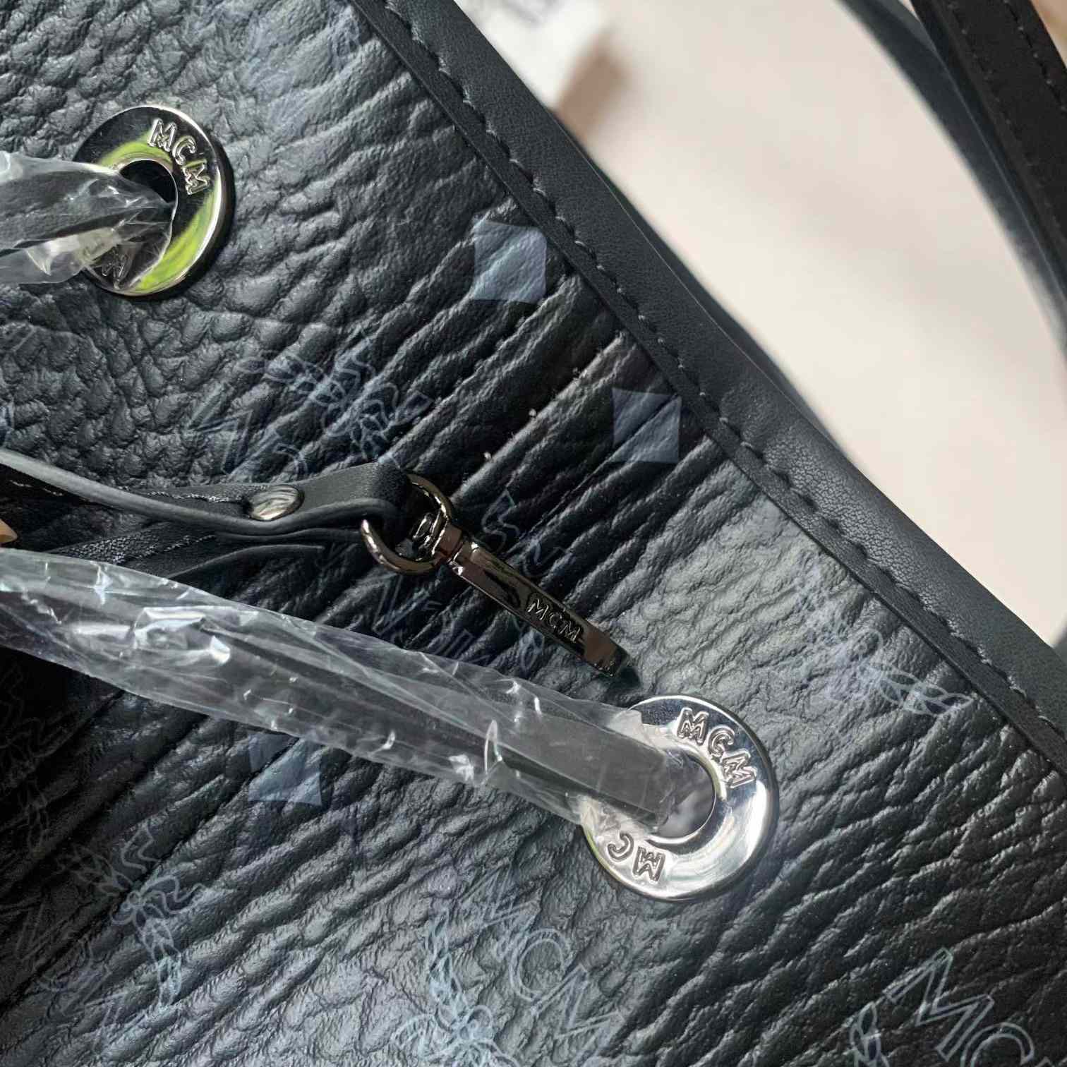 MCM Reversible Liz Shopper In Visetos - FashionPlug