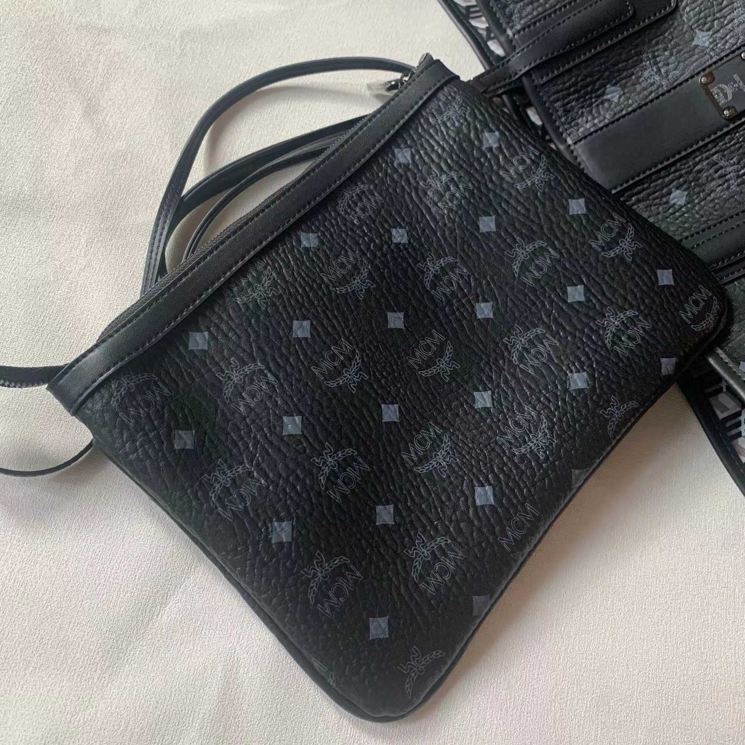 MCM Reversible Liz Shopper In Visetos - FashionPlug