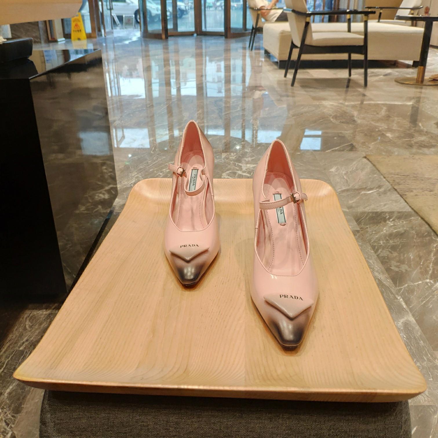Prada Logo Toe Pumps - FashionPlug