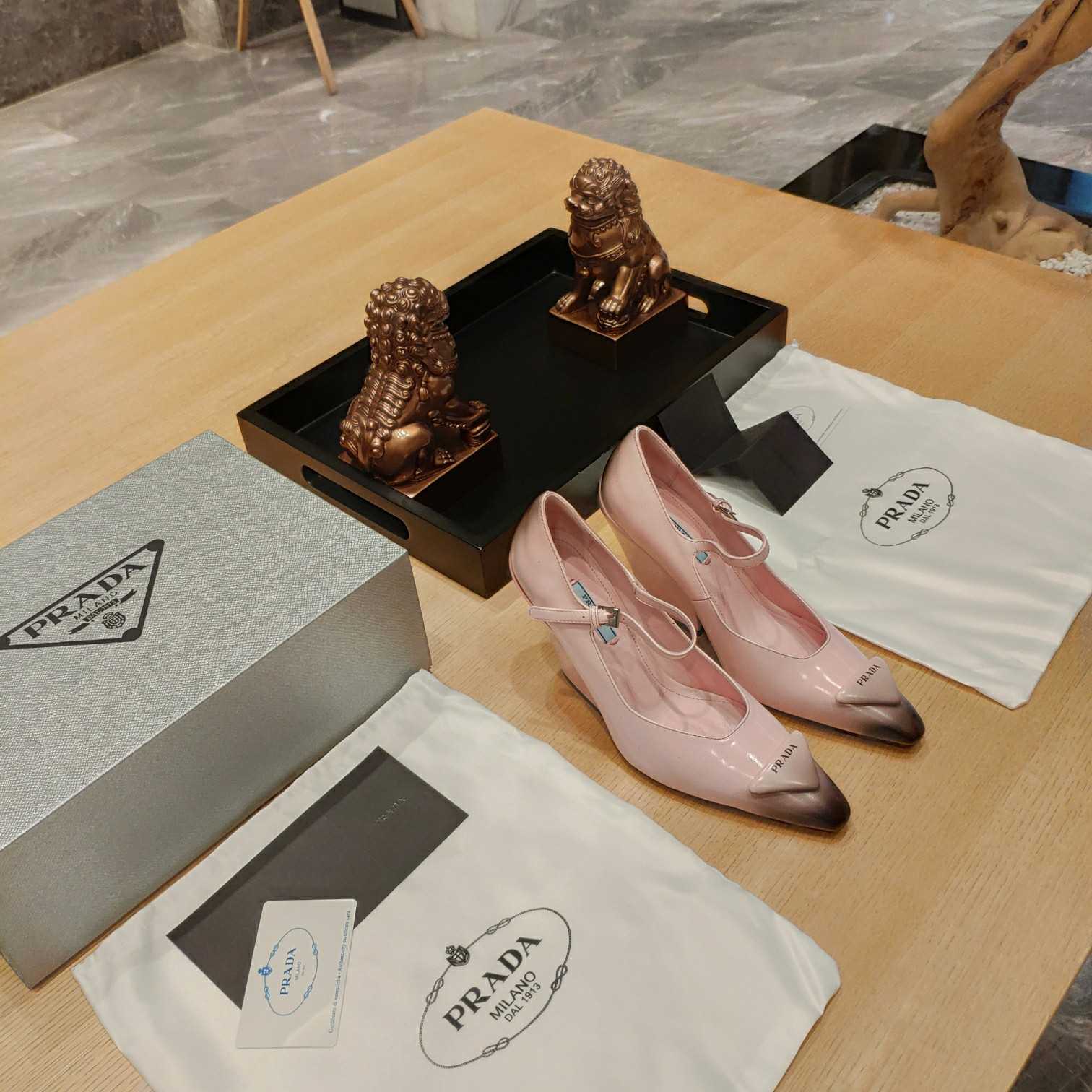 Prada Logo Toe Pumps - FashionPlug
