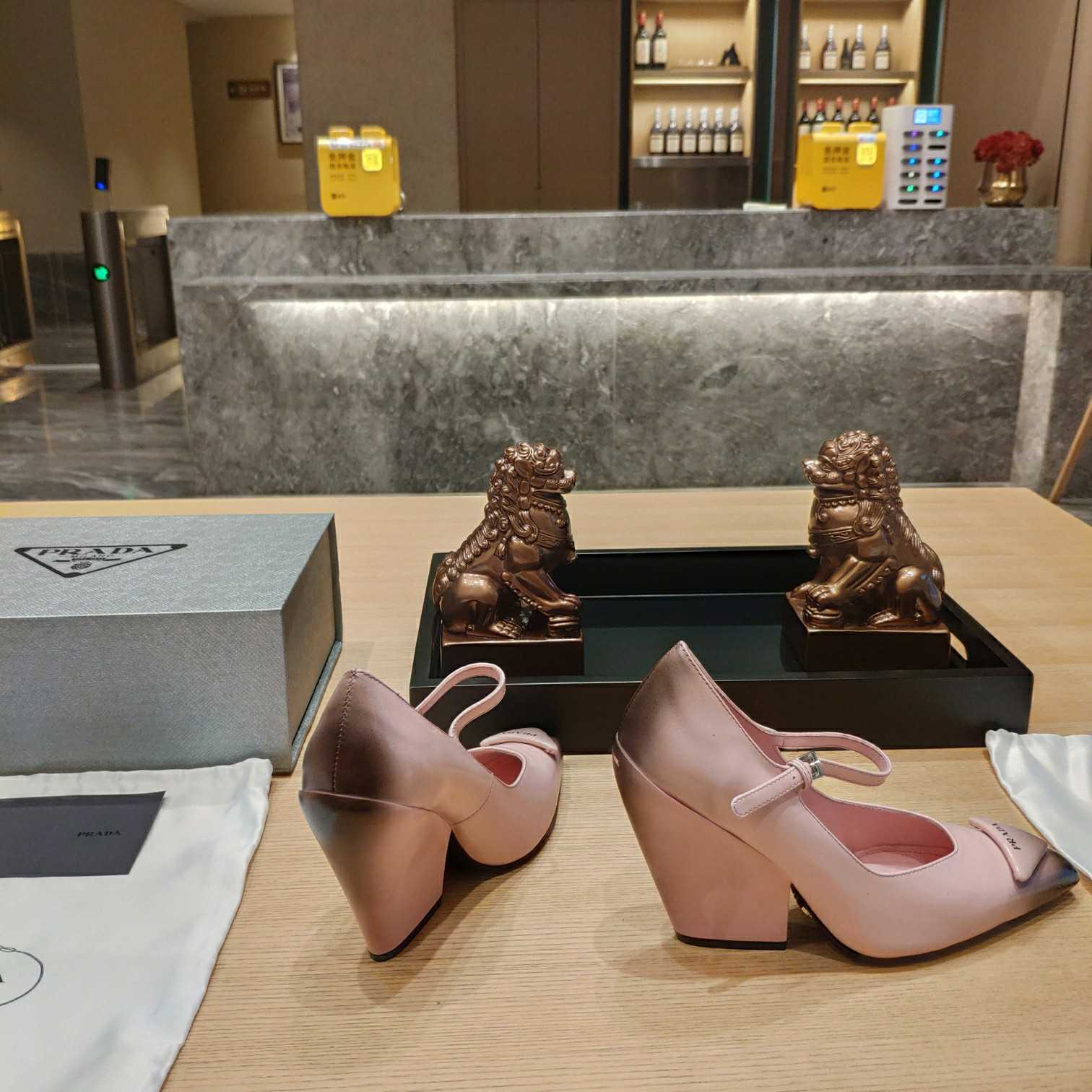 Prada Logo Toe Pumps - FashionPlug