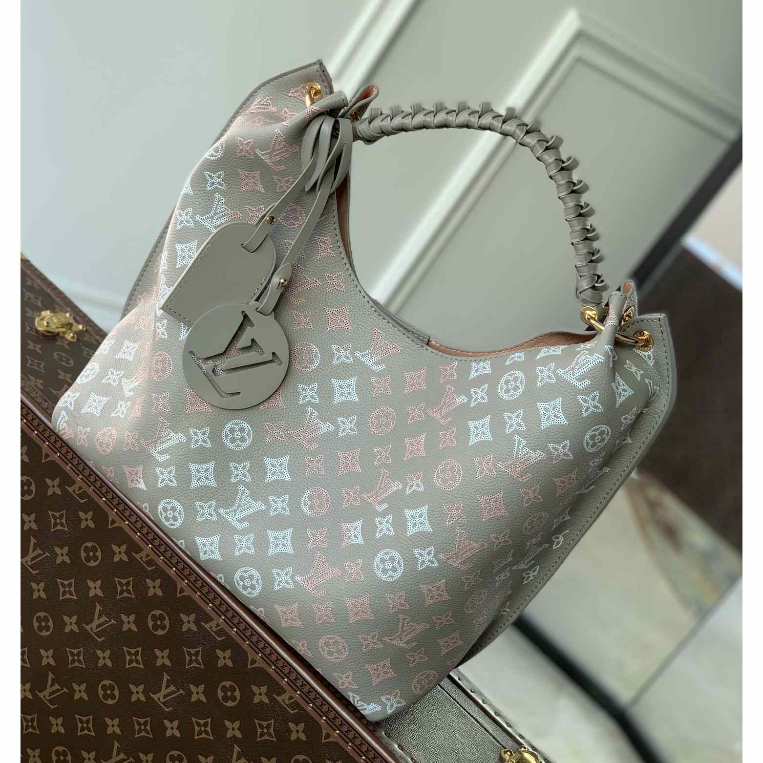 Louis Vuitton Carmel (35×40×17cm)  M23396 - FashionPlug